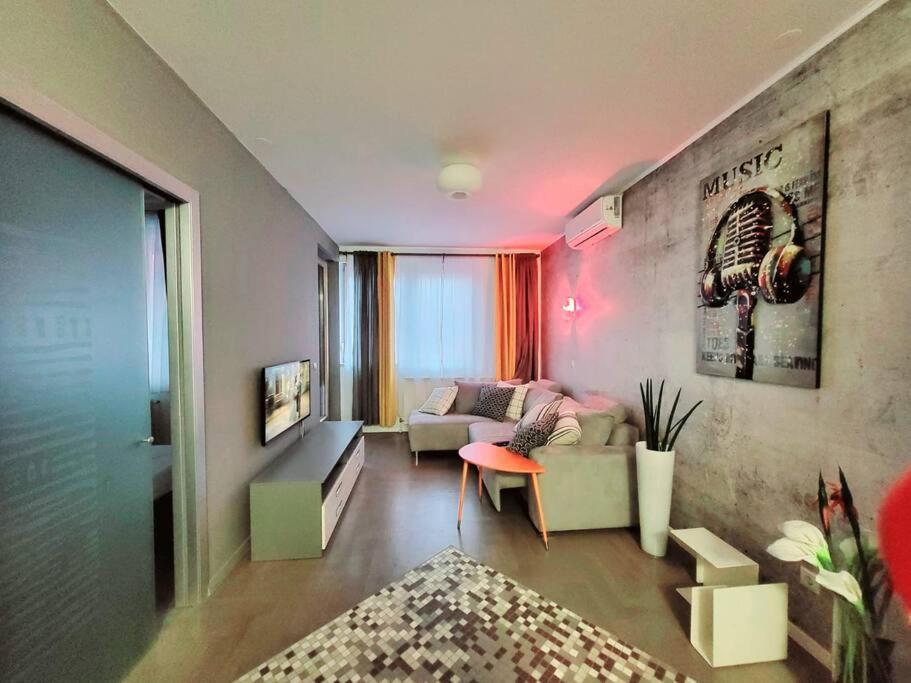 Appartement Urban Oasis: Stylish Retreat à Zagreb Extérieur photo